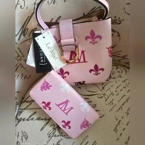 Le Miel 2 Piece Set Pink Bucket Bag and Matching Zip Around Wallet NWT 7.5x7.5